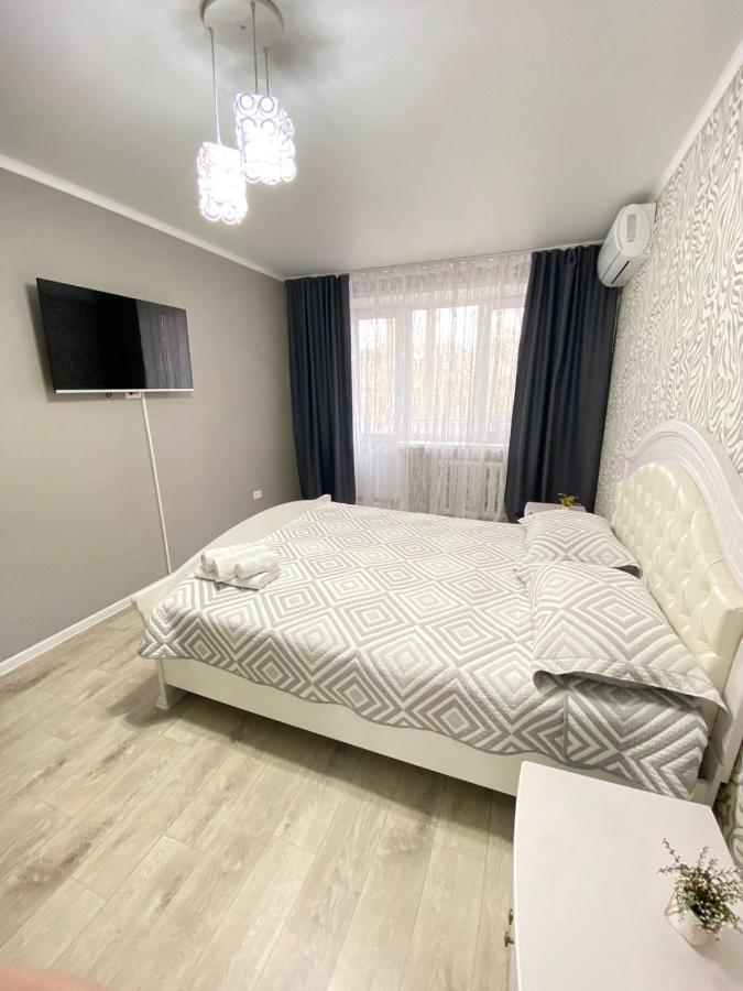Вип 1Комн Айтиева 70 Uralsk Eksteriør billede